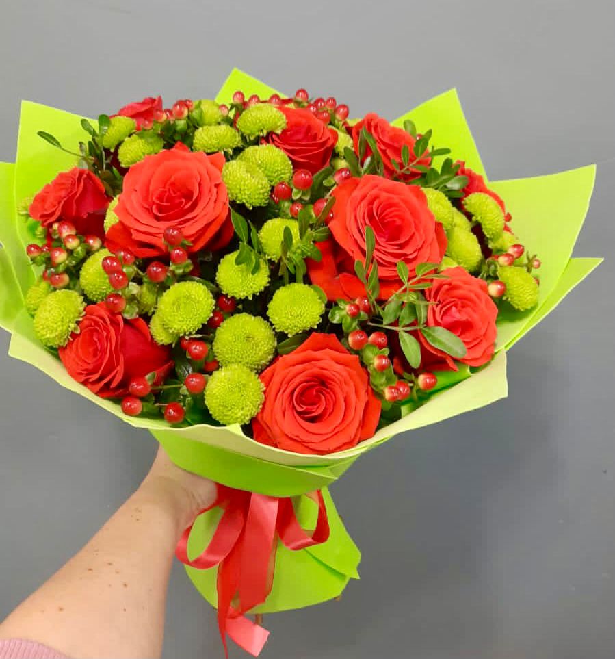 Букет цветов из: Хризантемы и Розы в Восточном Забайкальского края