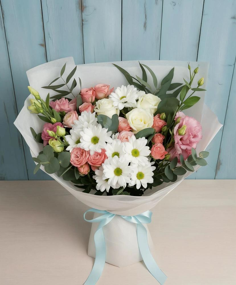 Букет цветов из: Розы, Лизиантусы и Хризантемы в Восточном Забайкальского края