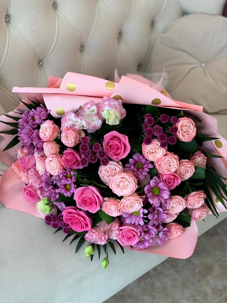 Букет цветов из: Хризантемы, Розы и Лизиантусы в Восточном Забайкальского края