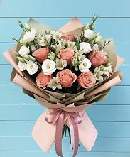 Букет цветов из:  Розы, Альстромерии и Лизиантусы в Восточном Забайкальского края