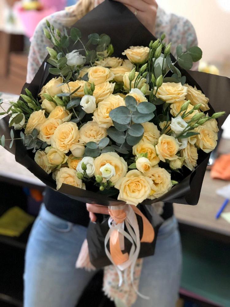 Букет цветов из: Розы и Лизиантусы в Восточном Забайкальского края