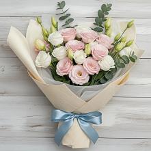 Букет цветов из:  Лизиантусы в Восточном Забайкальского края