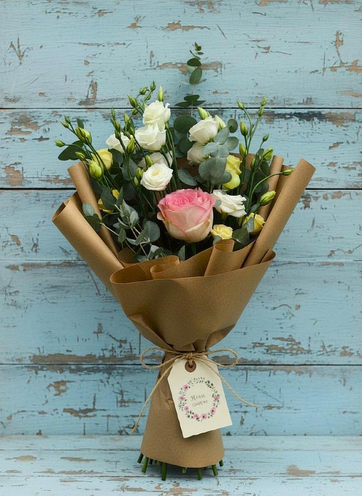 Букет цветов из: Розы и Лизиантусы в Восточном Забайкальского края