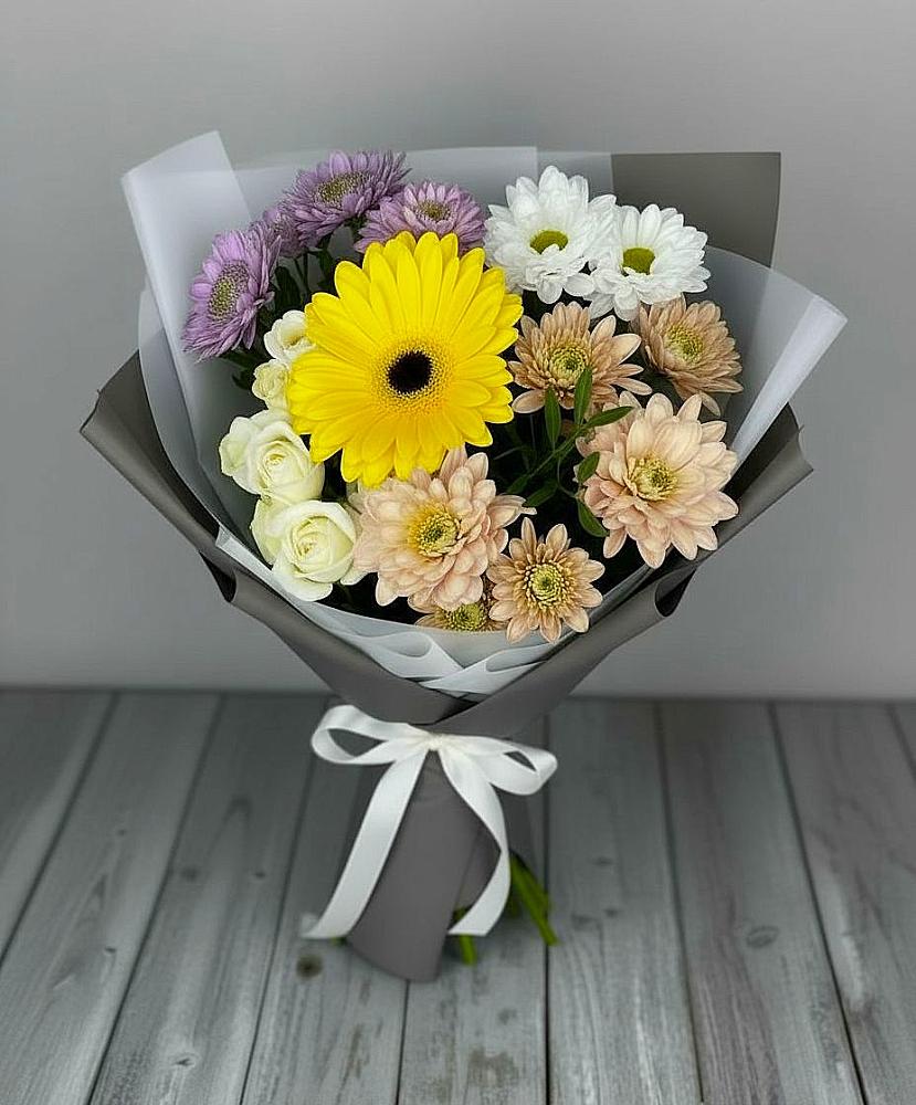 Букет цветов из: Розы, Герберы и Хризантемы в Восточном Забайкальского края