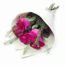 Букет цветов из:  Розы в Восточном Забайкальского края