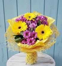 Букет цветов из:  Хризантемы и Герберы в Восточном Забайкальского края