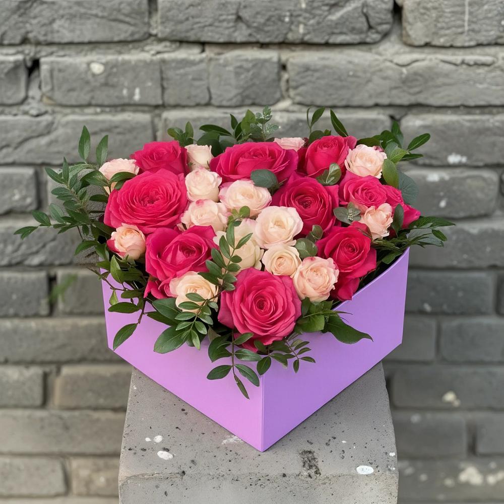 Цветочная композиция из Розы в коробке в Восточном Забайкальского края