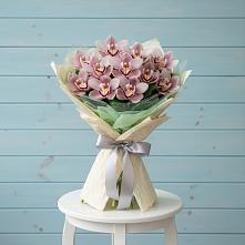 Букет цветов из:  Орхидеи и Розы в Восточном Забайкальского края
