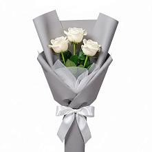 Букет 3 белые розы в Восточном Забайкальского края
