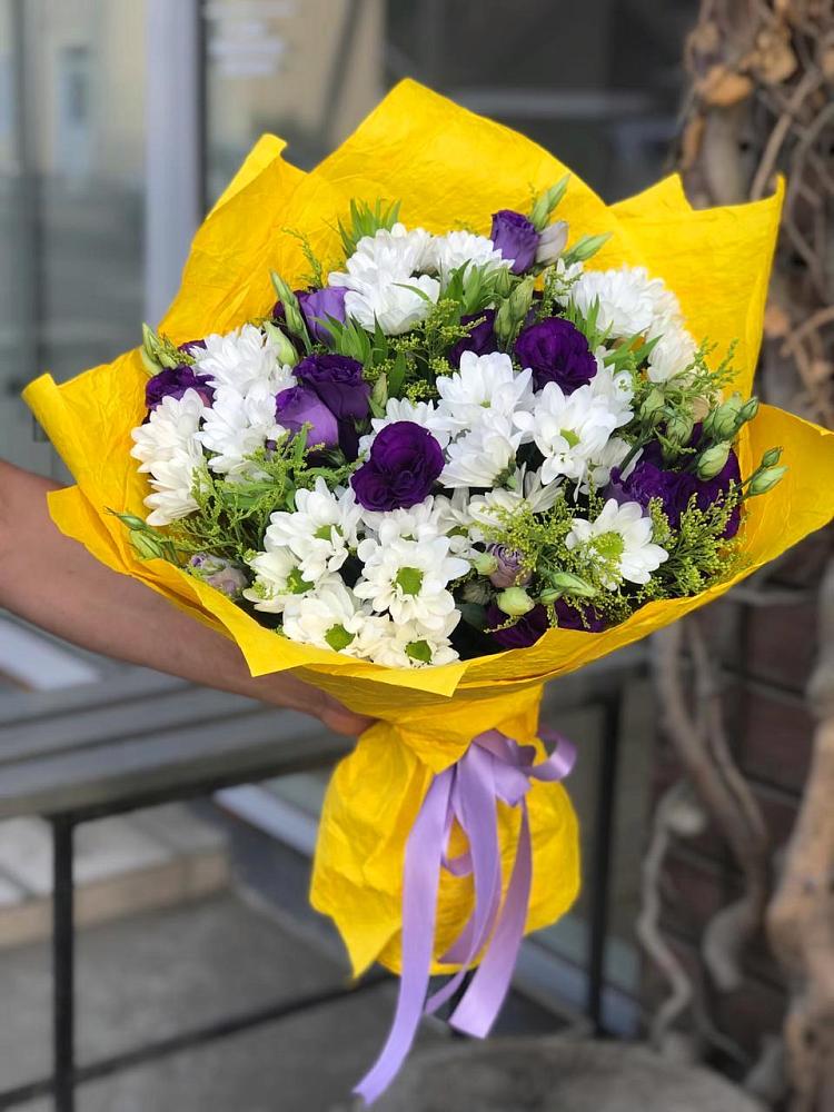 Букет цветов из: Ирисы, Хризантемы и Ромашки в Восточном Забайкальского края