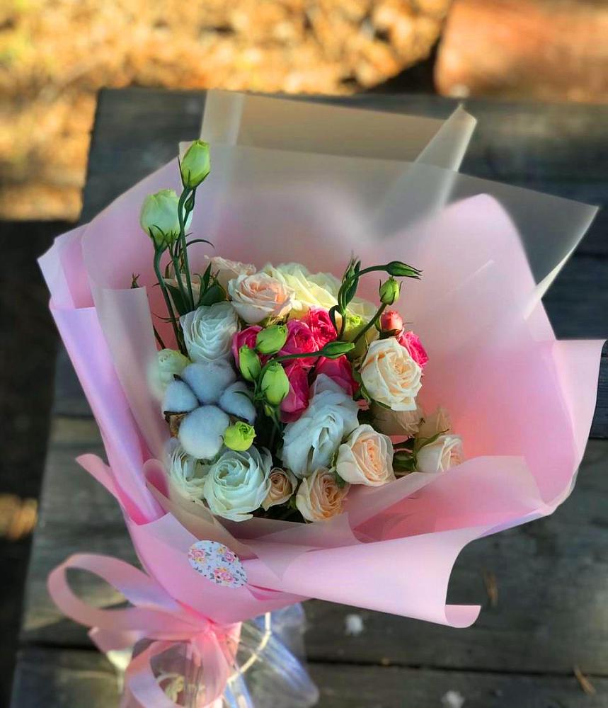 Букет цветов из: Розы и Лизиантусы в Восточном Забайкальского края