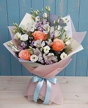 Букет цветов из:  Лизиантусы, Розы, Альстромерии и Гипсофила в Восточном Забайкальского края