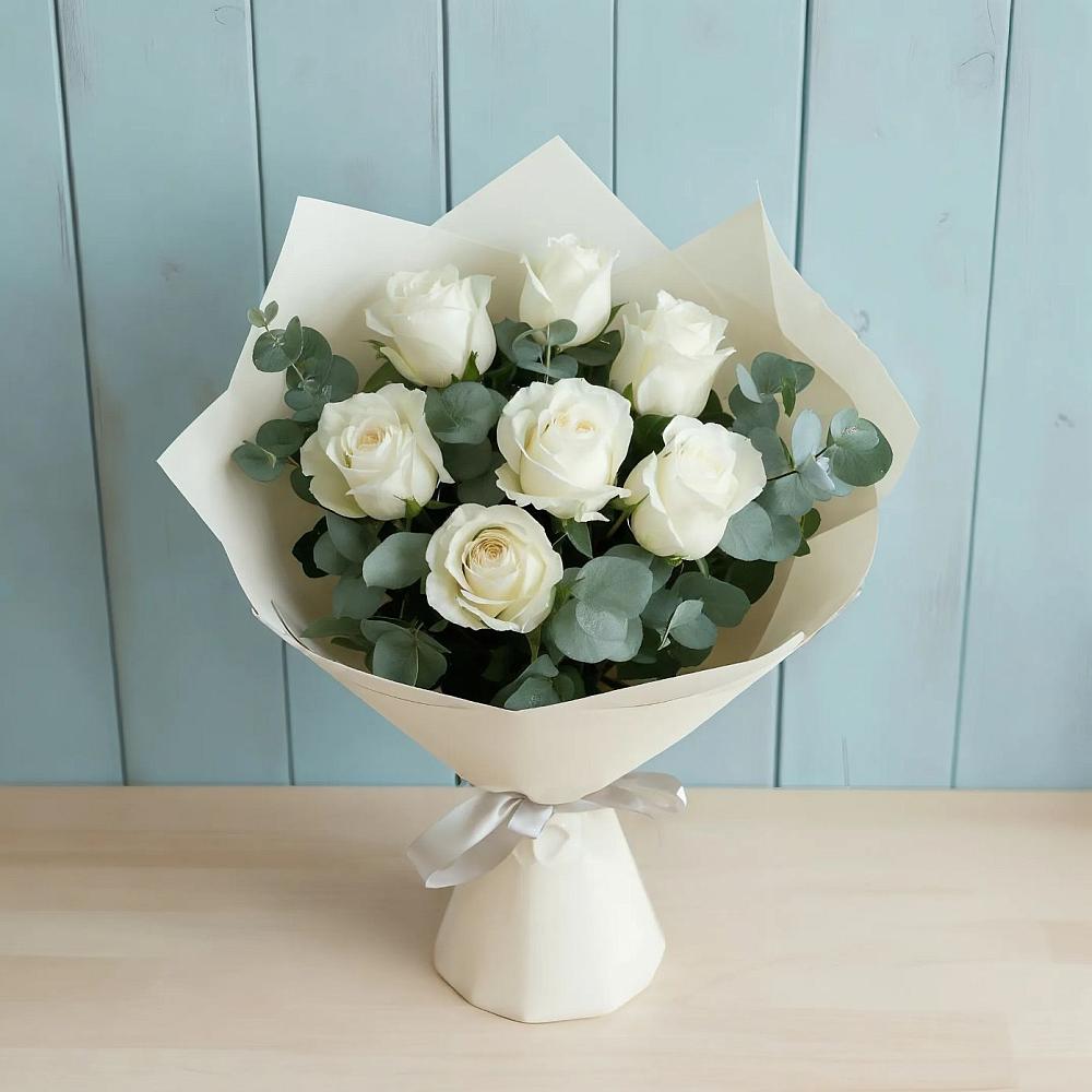 Букет Белые розы в Эвкалипте в Восточном Забайкальского края