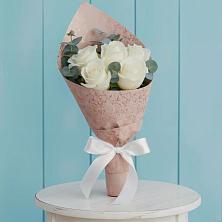Букет цветов из:  Розы в Восточном Забайкальского края