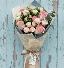 Букет цветов из:  Розы в Восточном Забайкальского края