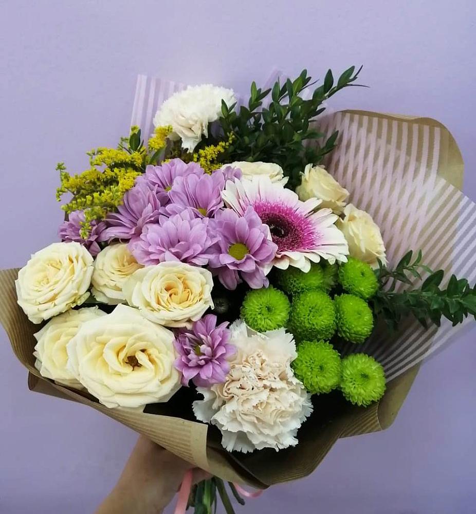 Букет цветов из: Хризантемы, Розы, Гвоздики и Герберы в Восточном Забайкальского края