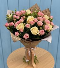 Букет цветов из:  Розы в Восточном Забайкальского края