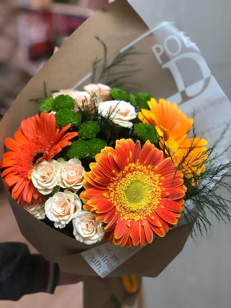 Букет цветов из: Герберы, Хризантемы и Розы в Восточном Забайкальского края
