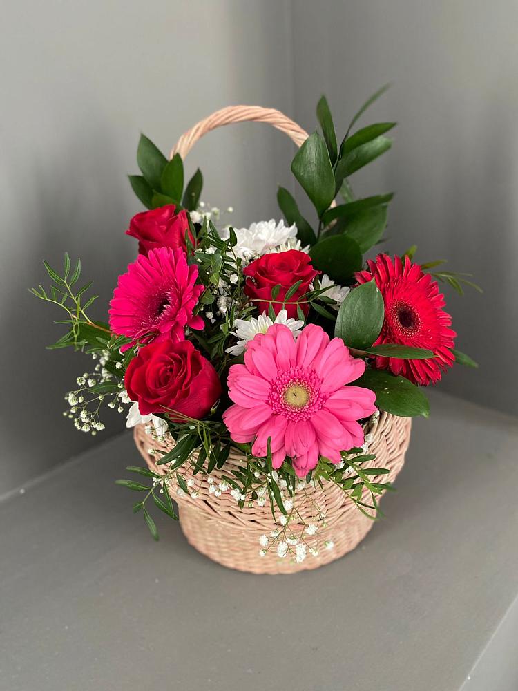 Цветочная композиция из Розы, Хризантемы и Герберы в корзине в Восточном Забайкальского края