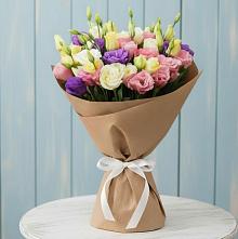 Букет цветов из:  Лизиантусы в Восточном Забайкальского края